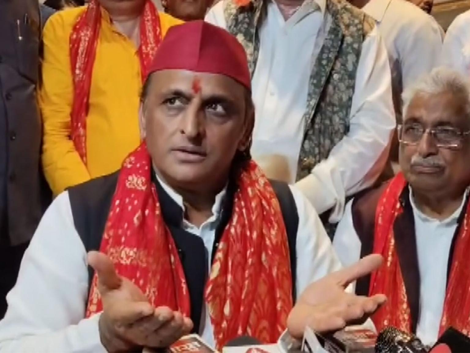जब भगवान् एफआईआर दर्ज करेंगे तो कैसे बचेगी बीजेपीः अखिलेश